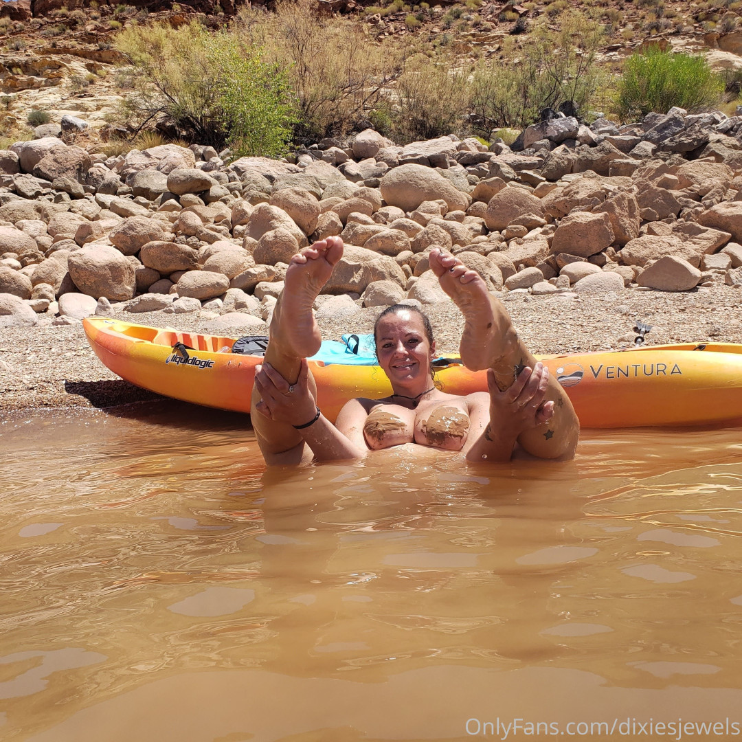 Photo by dixiesjewels published on October 31,2023 04:57:03 - BestThots