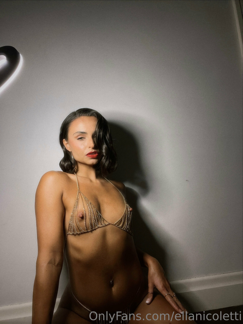 Photo by ellanicoletti published on October 31,2023 02:19:59 - BestThots