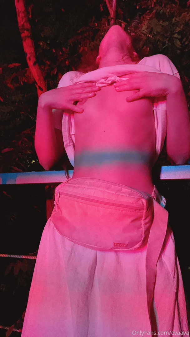 Photo by evaava published on October 31,2023 00:27:14 - BestThots