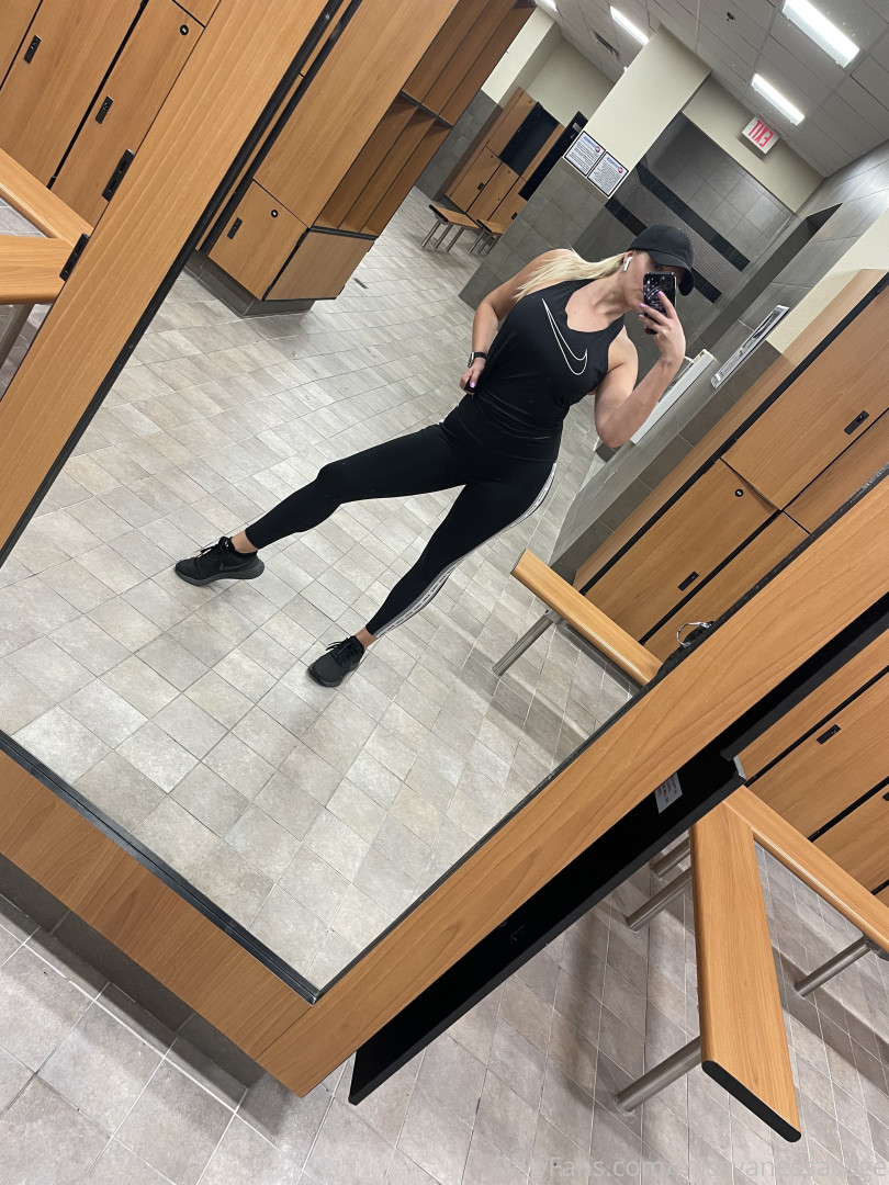 Photo by missvanessacage published on October 29,2023 20:46:02 - BestThots