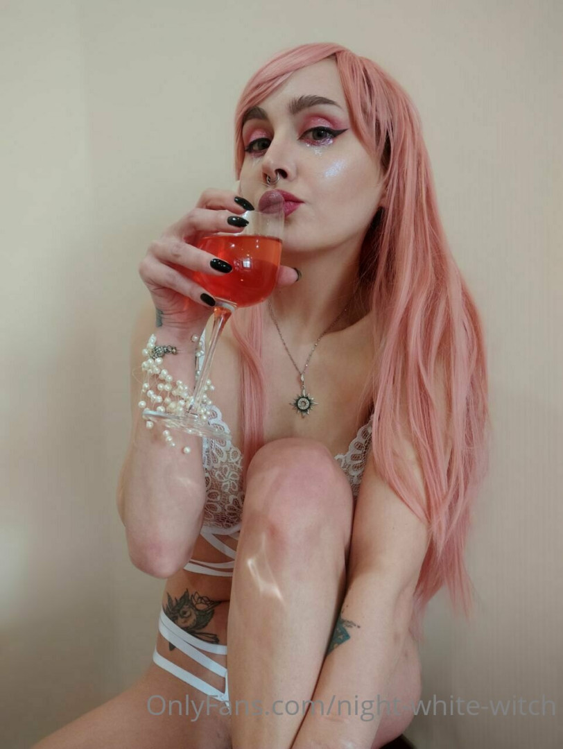 Photo by night-white-witch published on October 29,2023 13:57:12 - BestThots