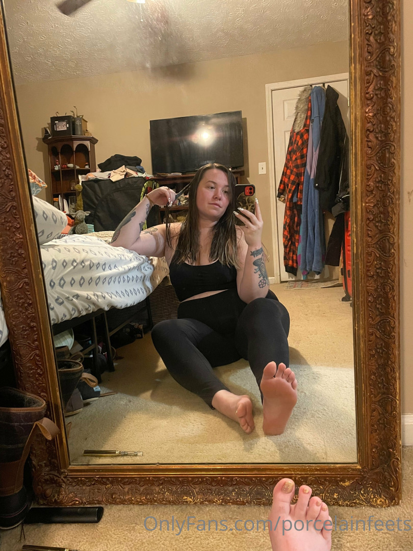 Photo by porcelainfeets published on October 29,2023 06:48:12 - BestThots