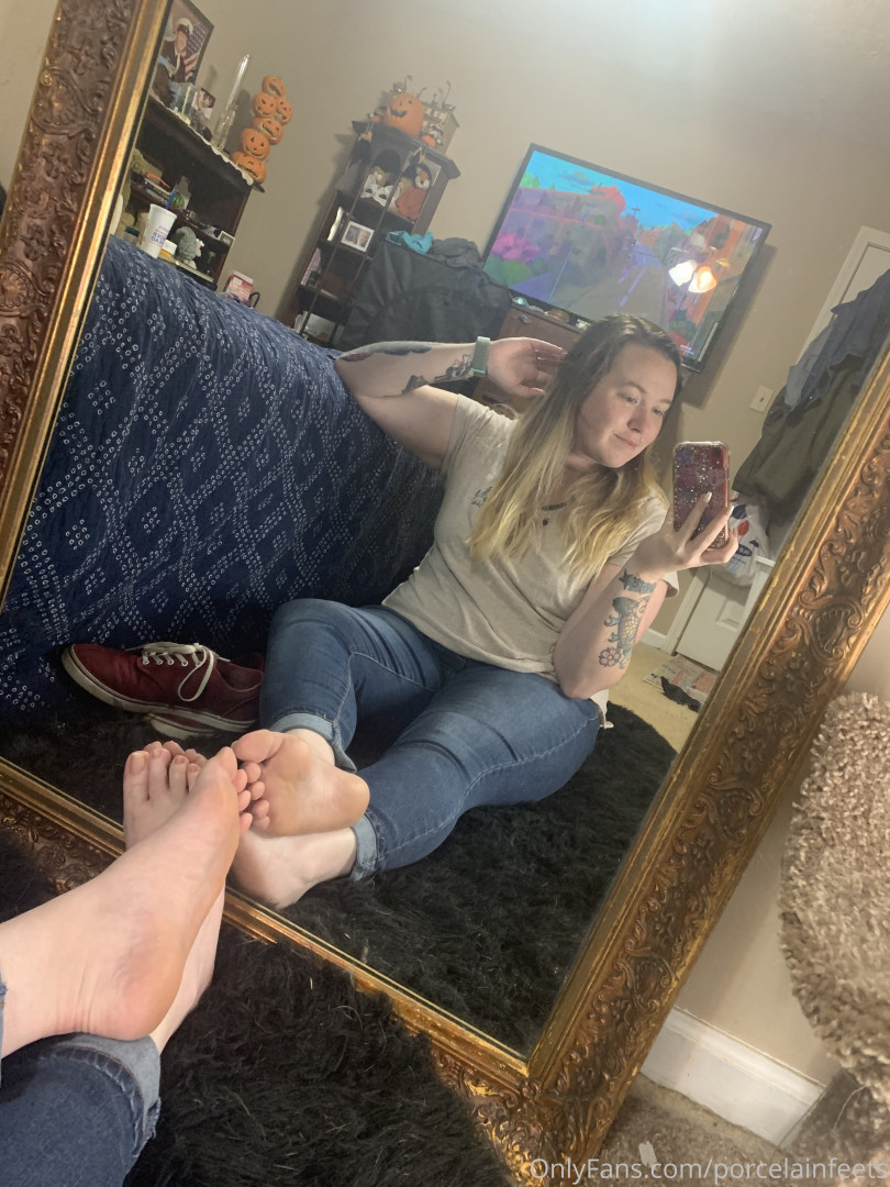 Photo by porcelainfeets published on October 29,2023 06:48:32 - BestThots