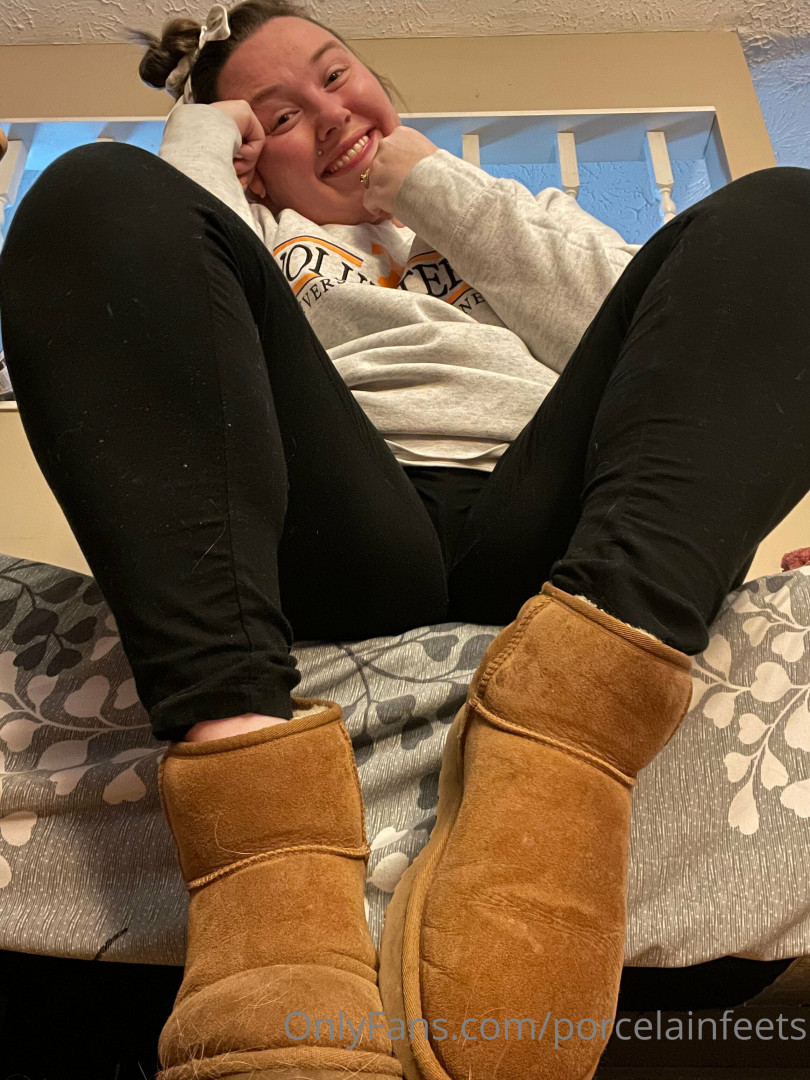 Photo by porcelainfeets published on October 29,2023 06:50:40 - BestThots