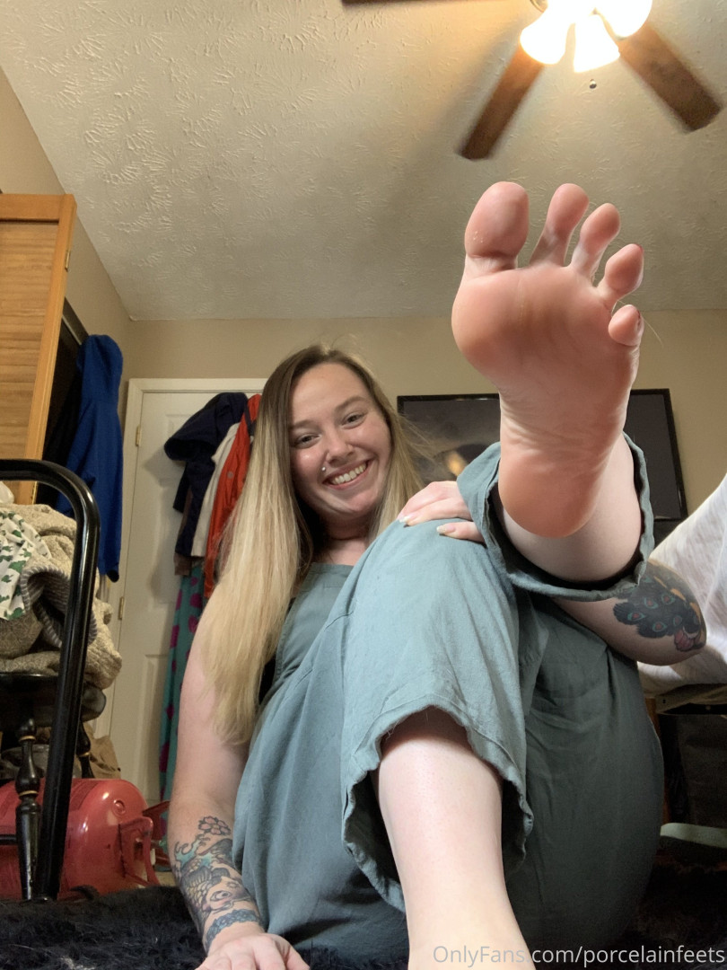 Photo by porcelainfeets published on October 29,2023 06:52:06 - BestThots