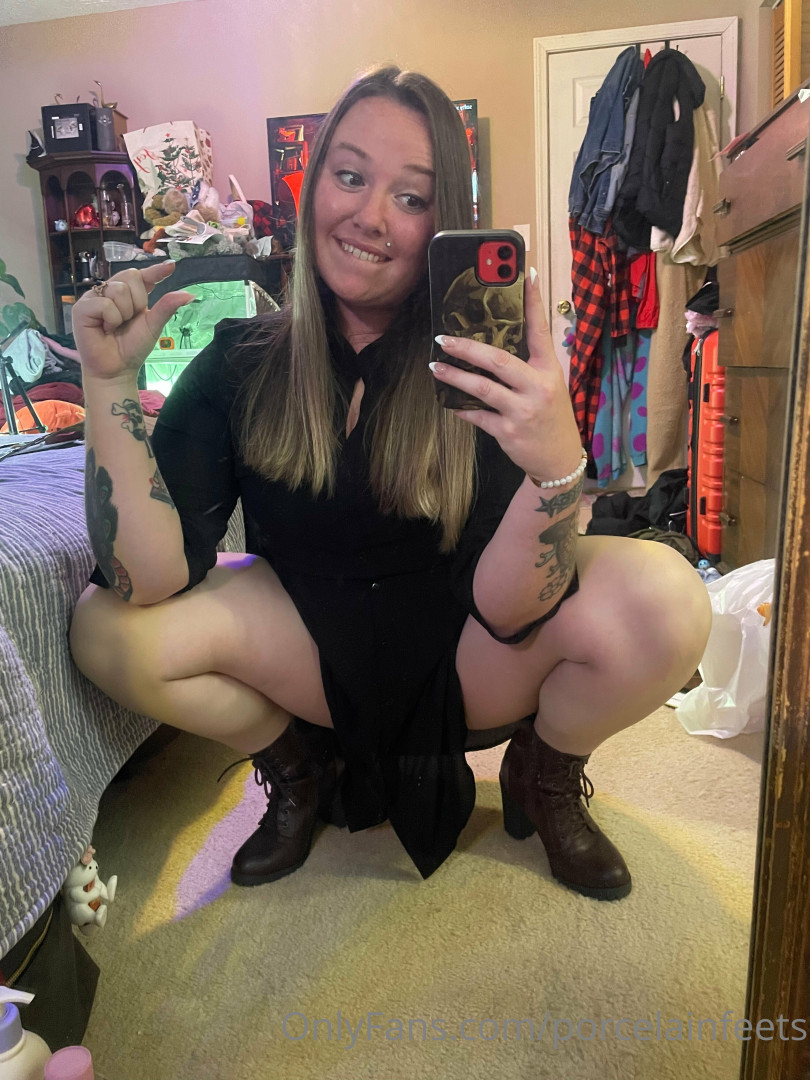 Photo by porcelainfeets published on October 29,2023 06:53:27 - BestThots