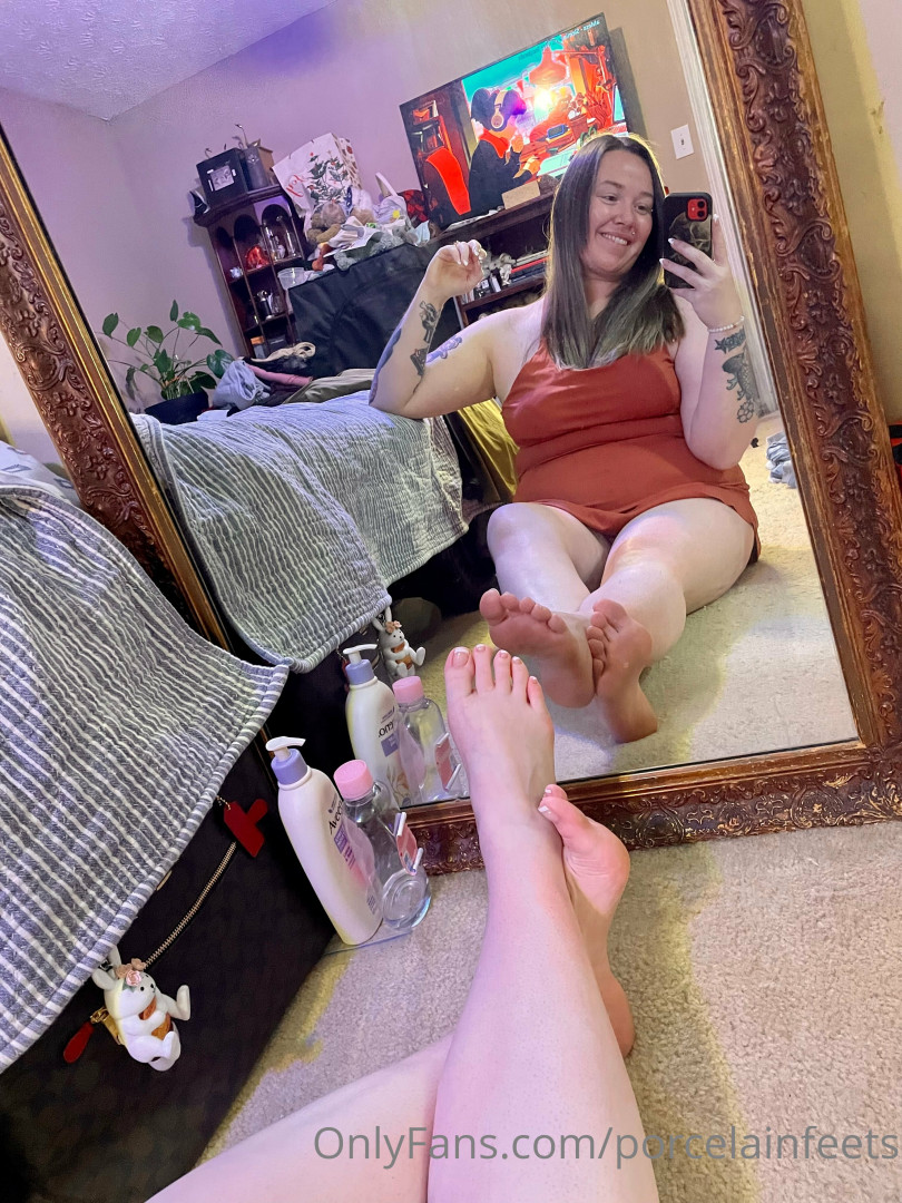 Photo by porcelainfeets published on October 29,2023 06:54:17 - BestThots