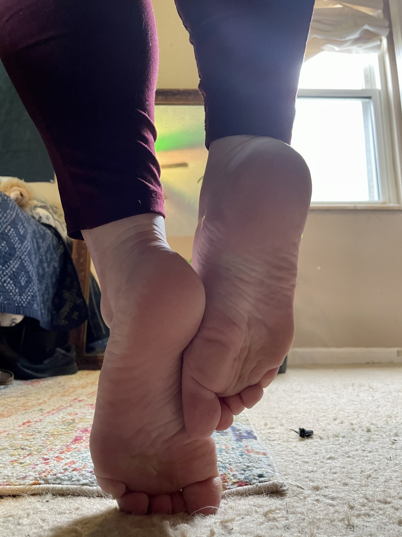 Photo by porcelainfeets published on October 29,2023 06:55:05 - BestThots