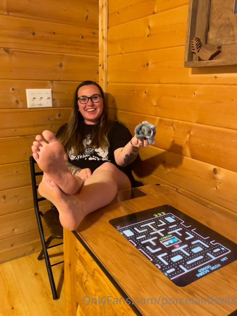 Photo by porcelainfeets published on October 29,2023 06:55:34 - BestThots