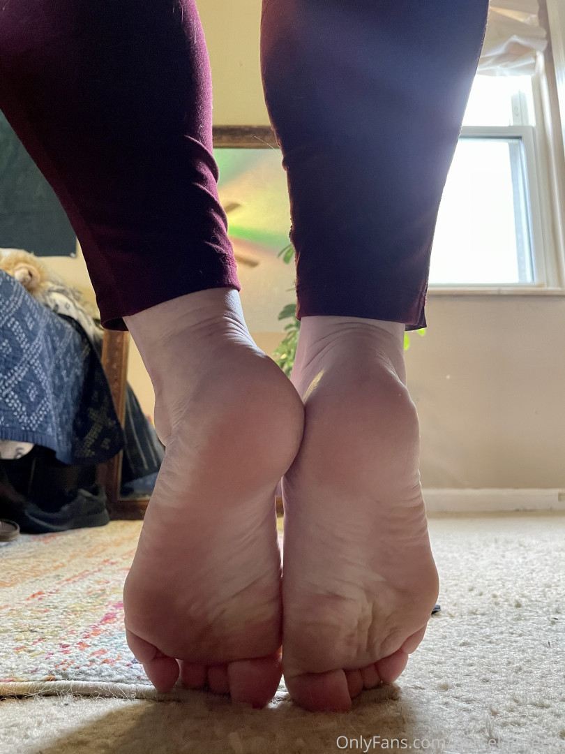 Photo by porcelainfeets published on October 29,2023 06:56:03 - BestThots