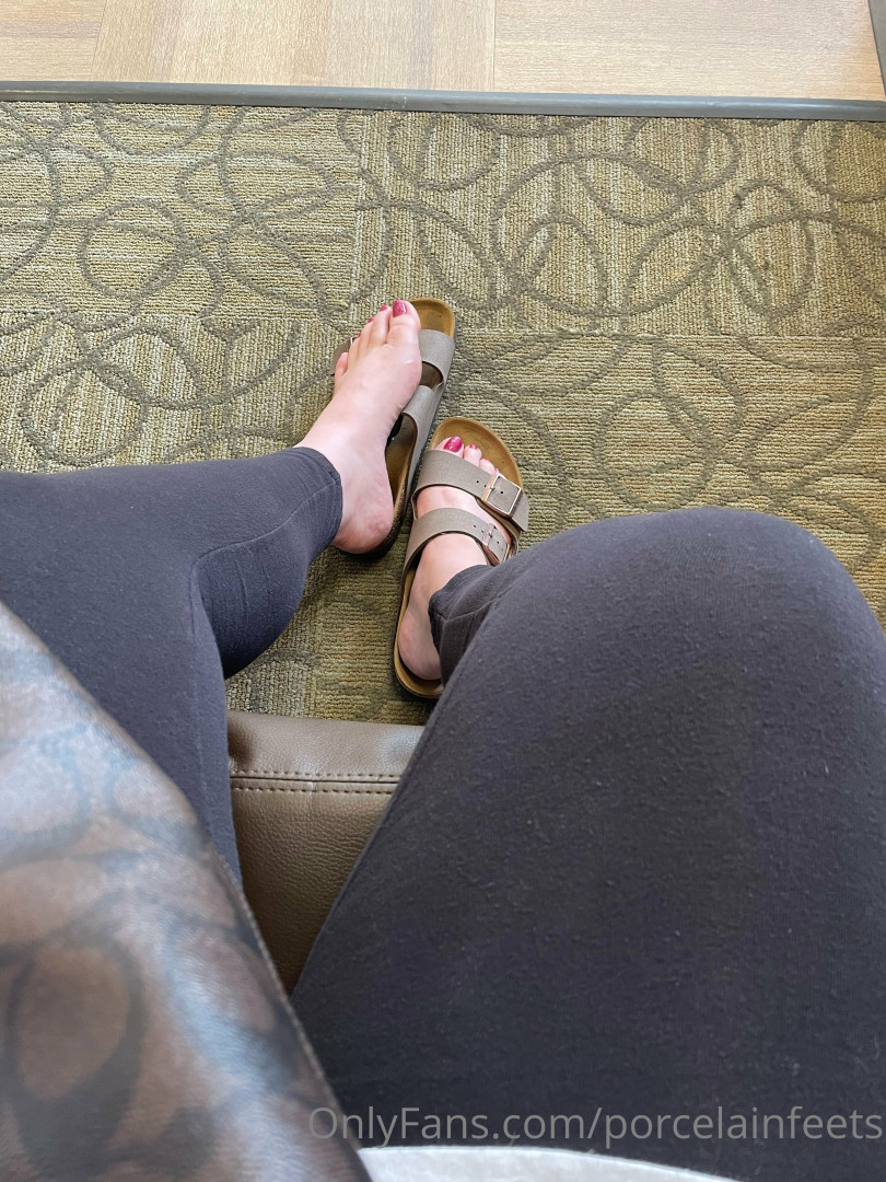 Photo by porcelainfeets published on October 29,2023 06:56:10 - BestThots