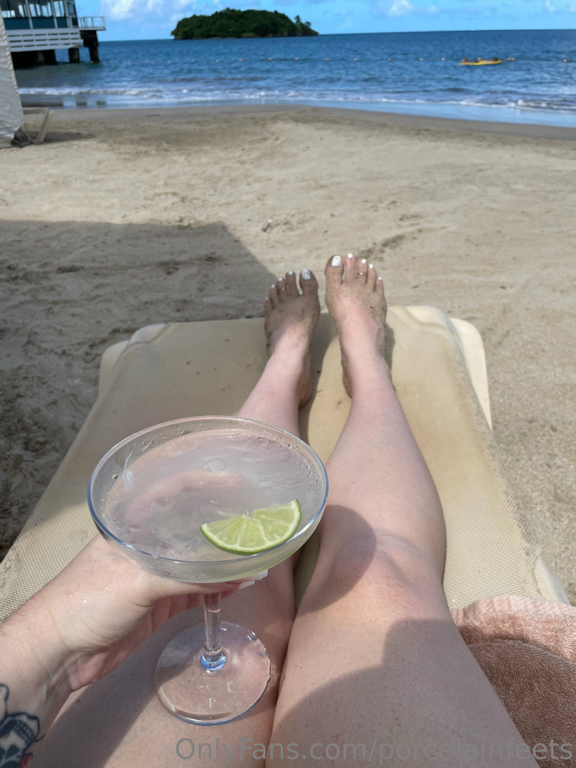 Photo by porcelainfeets published on October 29,2023 06:57:22 - BestThots