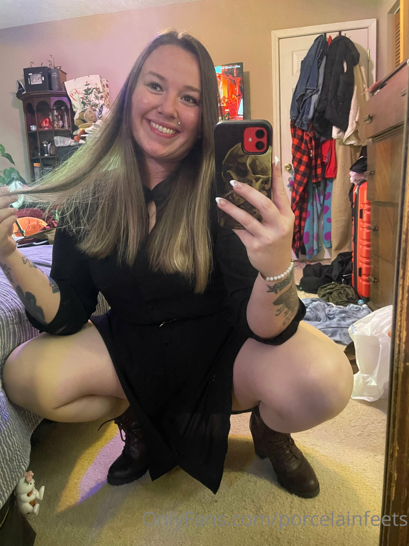 Photo by porcelainfeets published on October 29,2023 06:57:45 - BestThots