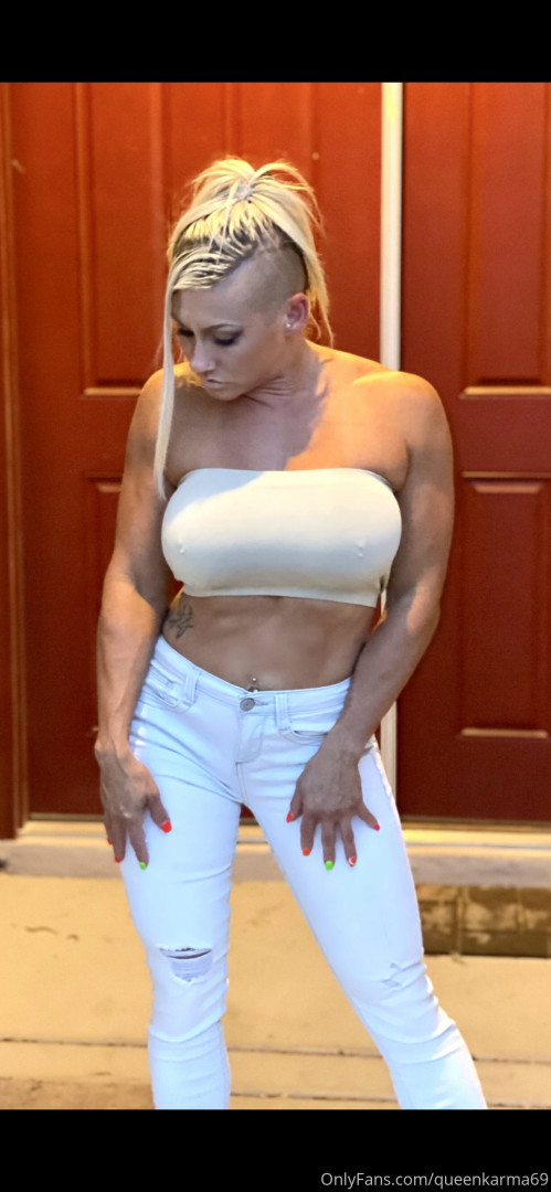 Photo by queenkarma69 published on October 29,2023 05:00:30 - BestThots