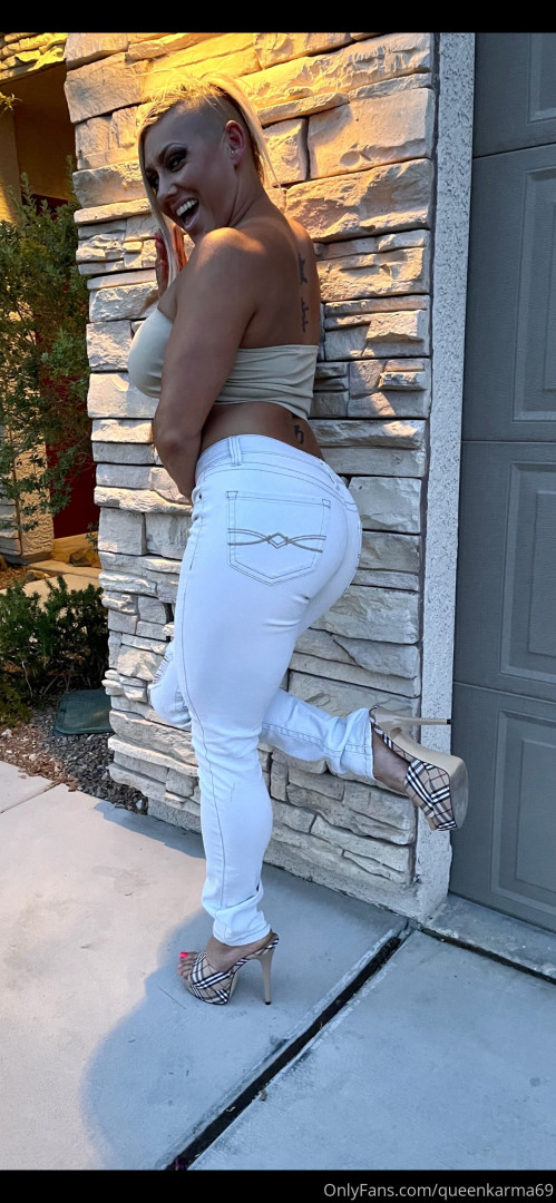 Photo by queenkarma69 published on October 29,2023 05:06:31 - BestThots