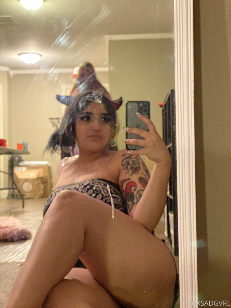 Photo by sicksadgvrl published on October 28,2023 17:08:35 - BestThots