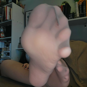 trins_feet #7985507