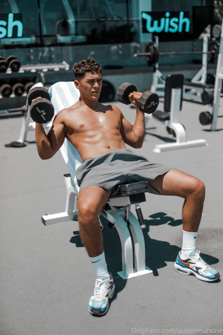 Photo by austinmahone published on November 23,2023 17:17:18 - BestThots