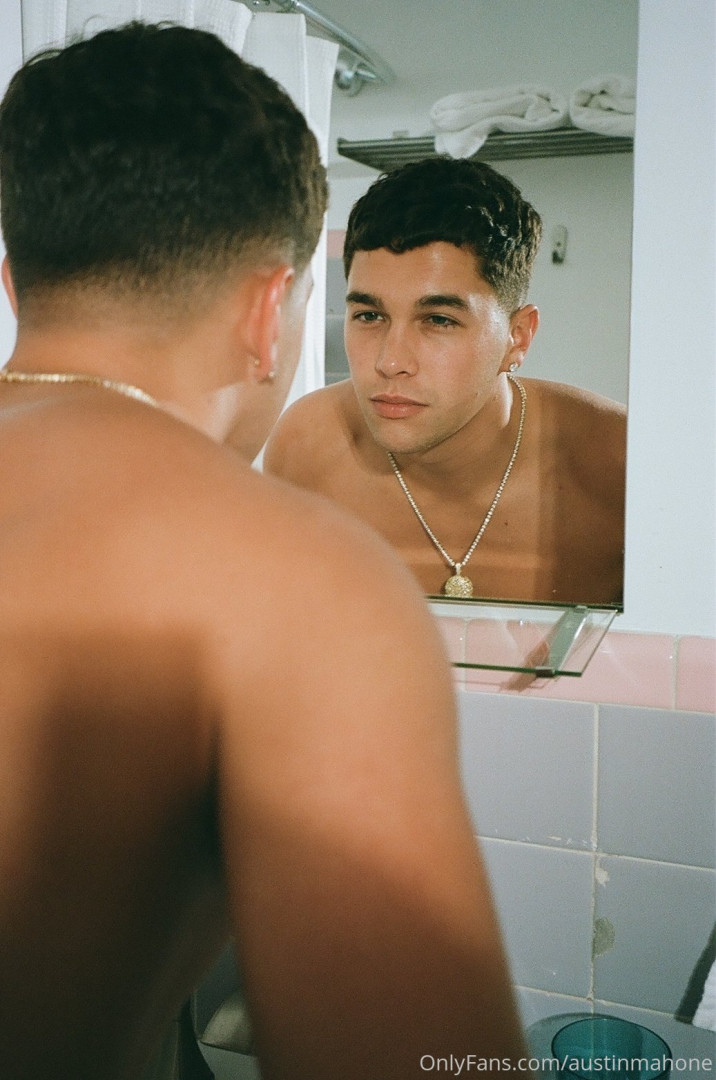 Photo by austinmahone published on November 23,2023 17:17:21 - BestThots