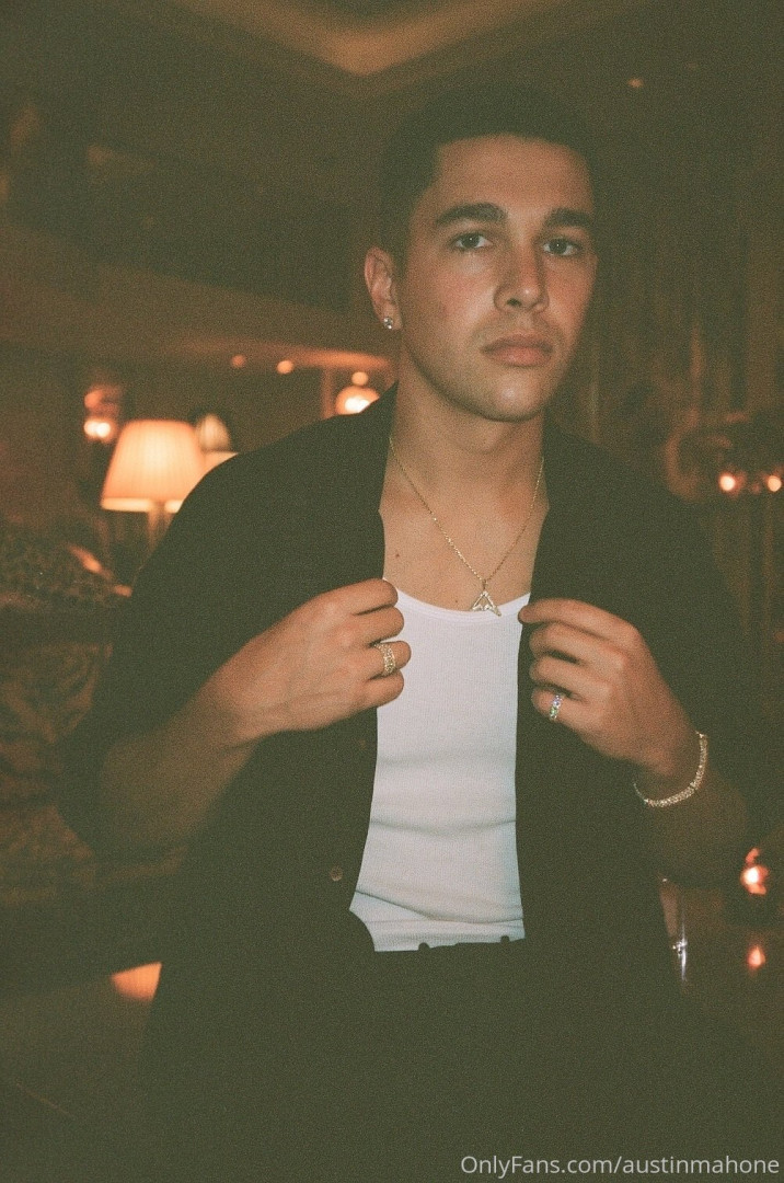 Photo by austinmahone published on November 23,2023 17:17:35 - BestThots