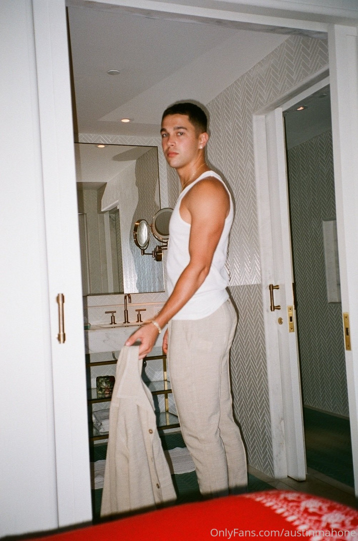 Photo by austinmahone published on November 23,2023 17:17:36 - BestThots