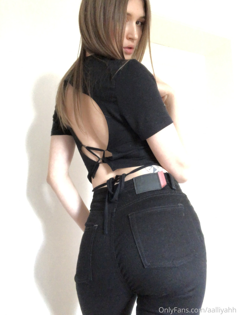 Photo by aalliyahh published on November 19,2023 19:43:27 - BestThots