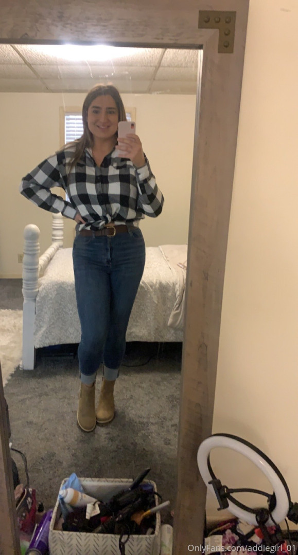 Photo by addiegirl_01 published on November 19,2023 19:22:33 - BestThots