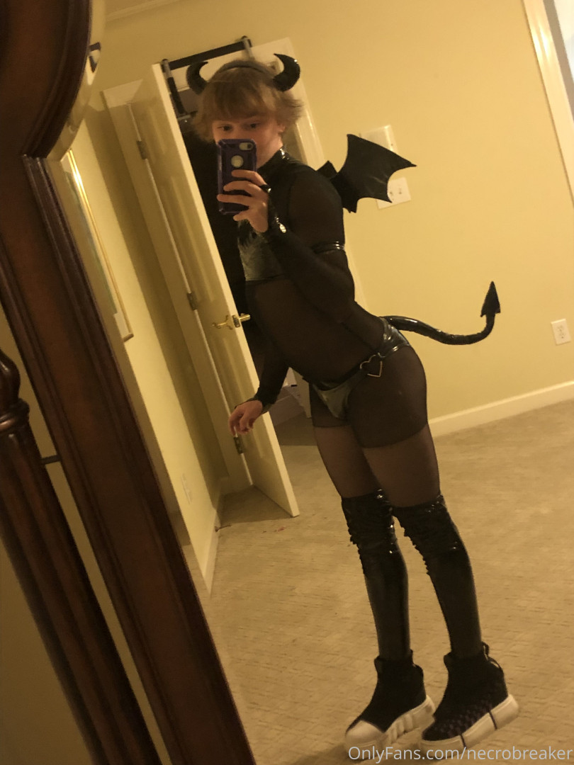 Photo by addyrally published on November 19,2023 19:20:16 - BestThots