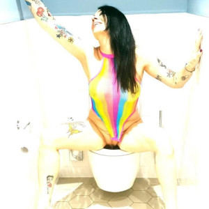 adelinelafouine #8343893