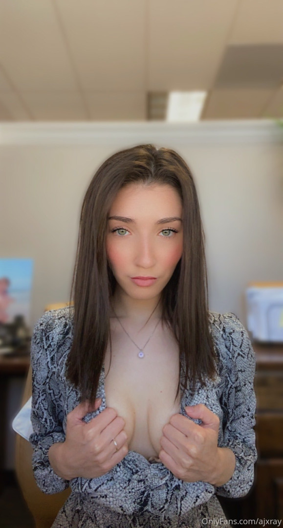 Photo by ajxray published on November 19,2023 18:10:28 - BestThots