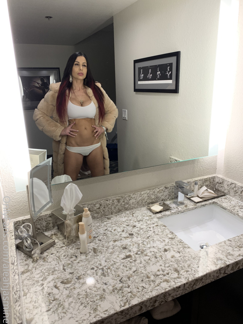 Photo by aleahjasmine published on November 19,2023 17:50:36 - BestThots