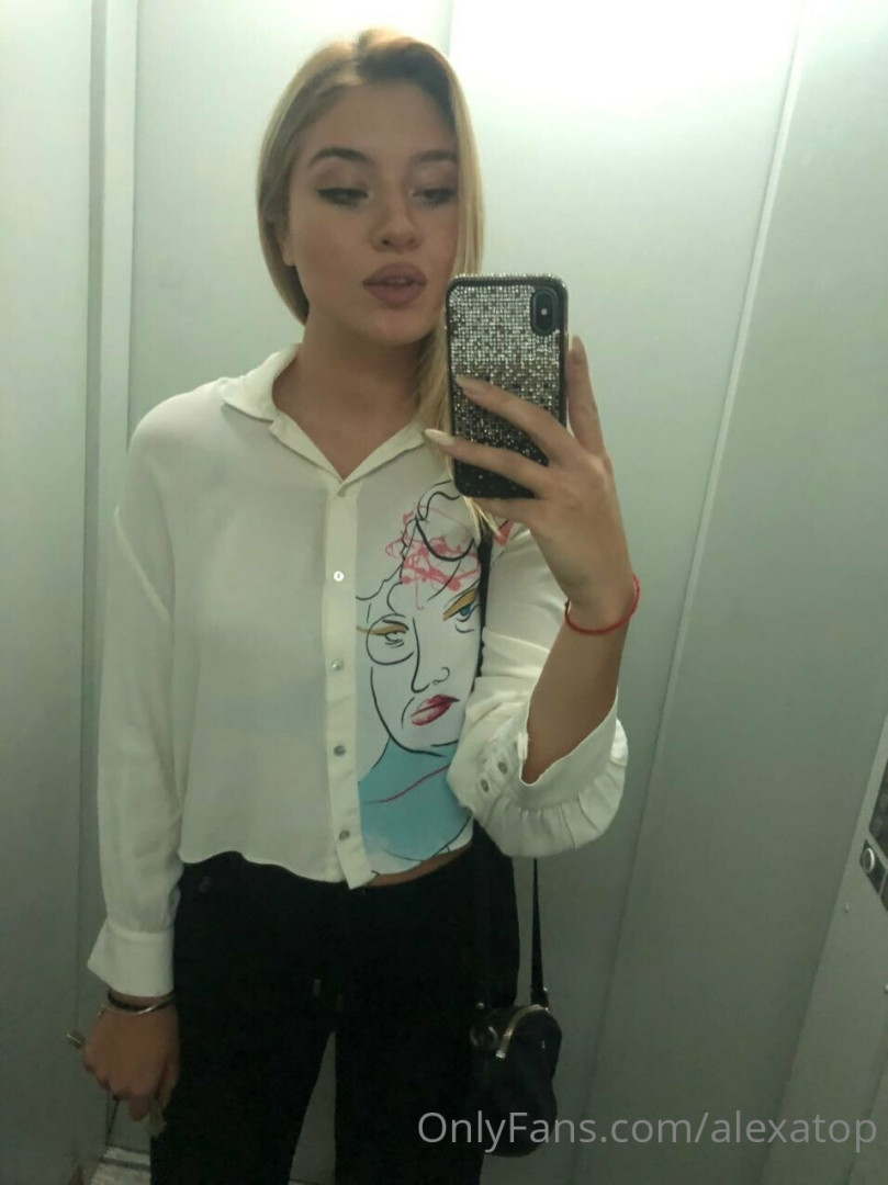 Photo by alexatop published on November 21,2023 04:59:27 - BestThots