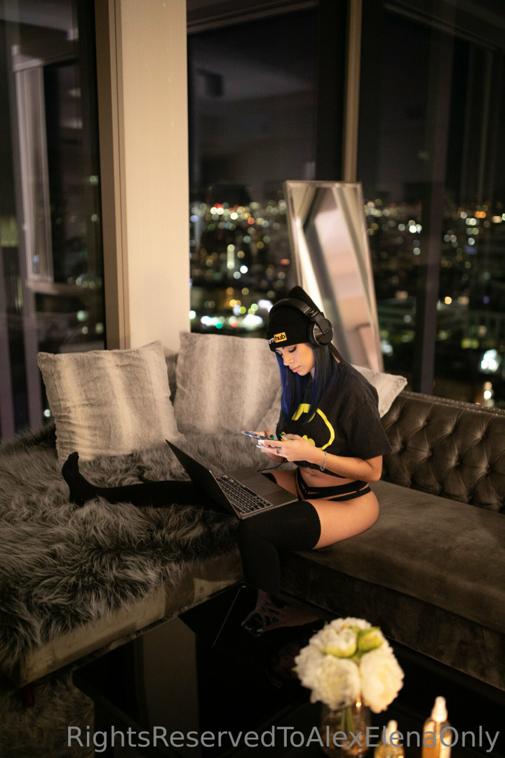 Photo by alexelena published on November 19,2023 14:50:25 - BestThots