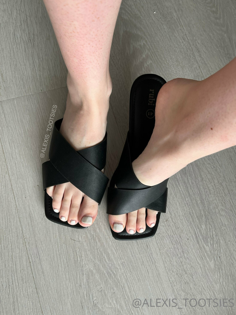 Photo by alexis_tootsies published on November 19,2023 14:45:19 - BestThots