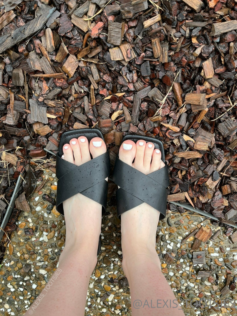 Photo by alexis_tootsies published on November 19,2023 14:45:50 - BestThots