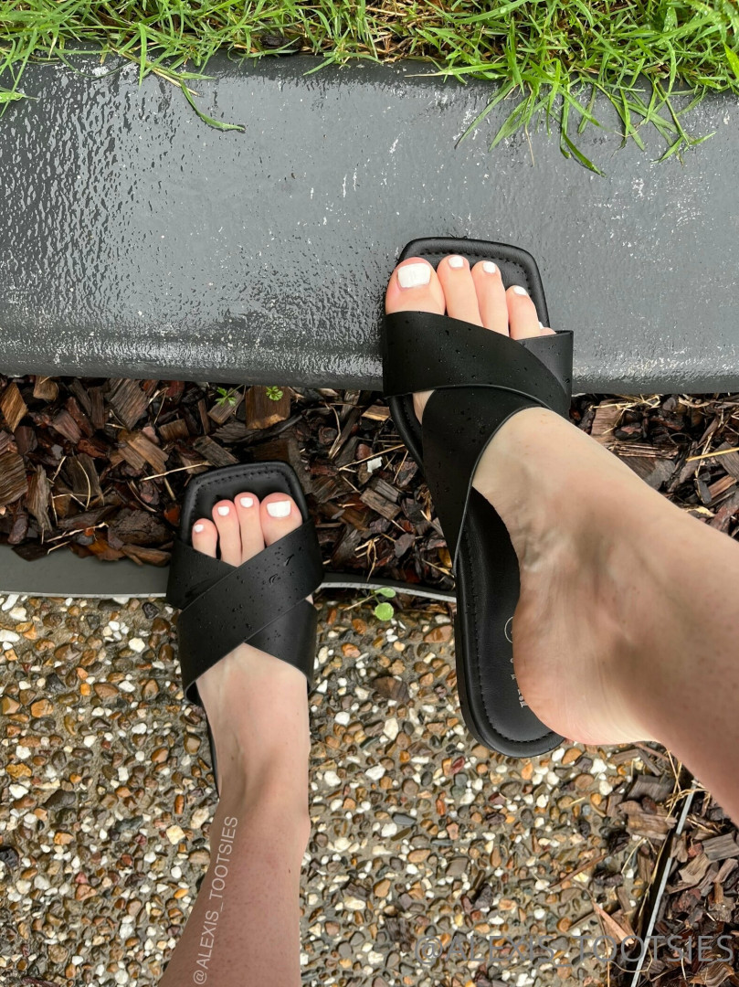 Photo by alexis_tootsies published on November 19,2023 14:46:07 - BestThots