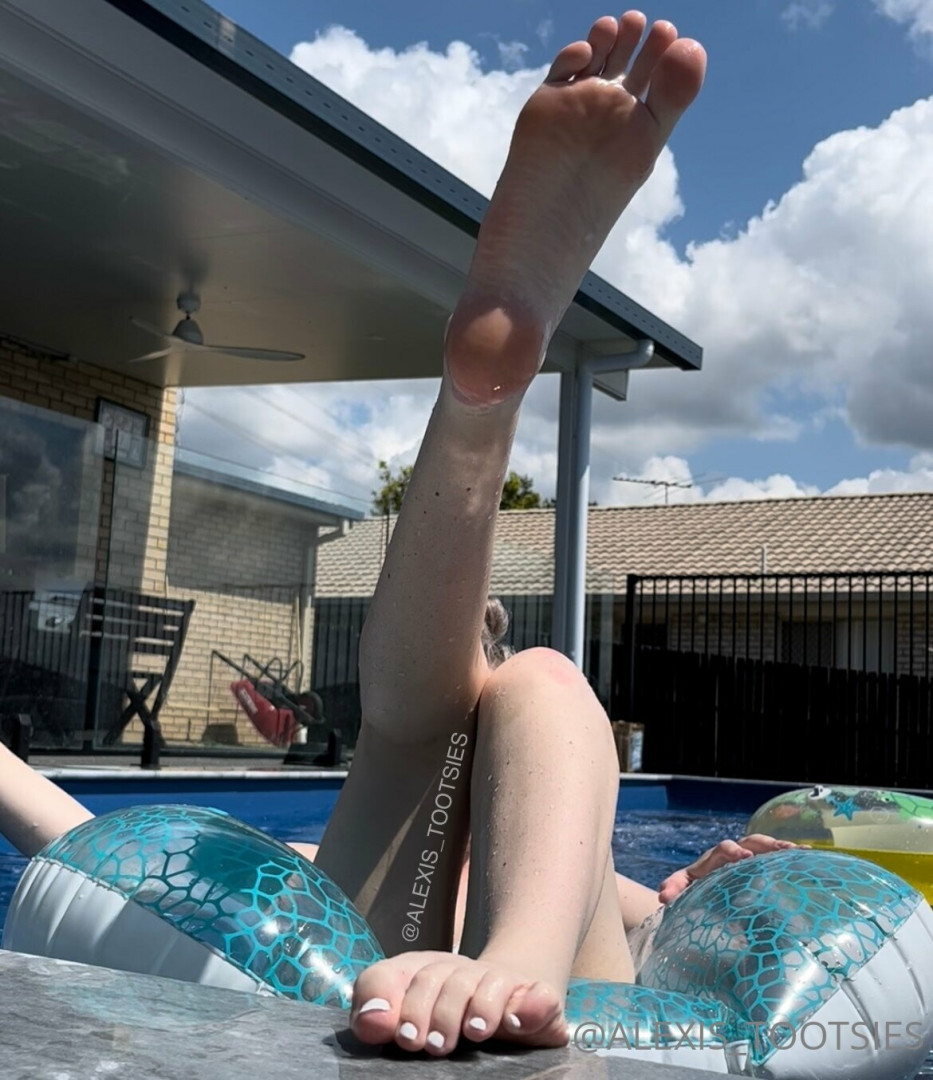 Photo by alexis_tootsies published on November 19,2023 14:46:17 - BestThots