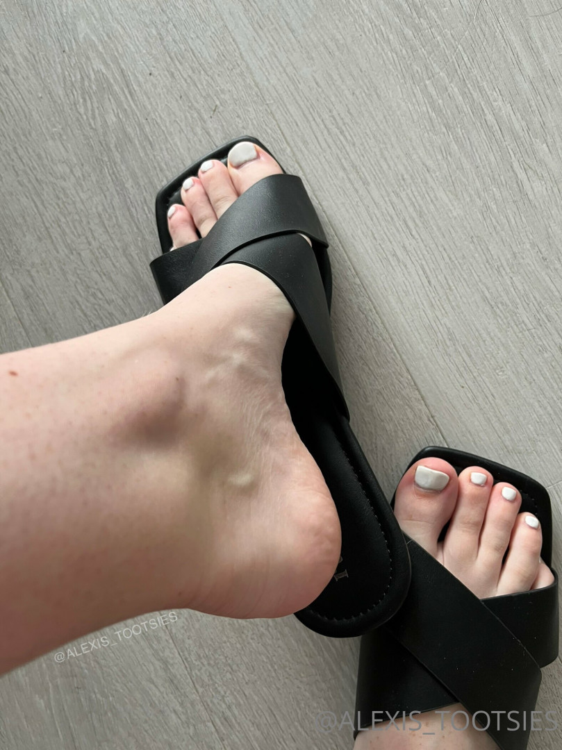 Photo by alexis_tootsies published on November 19,2023 14:46:30 - BestThots