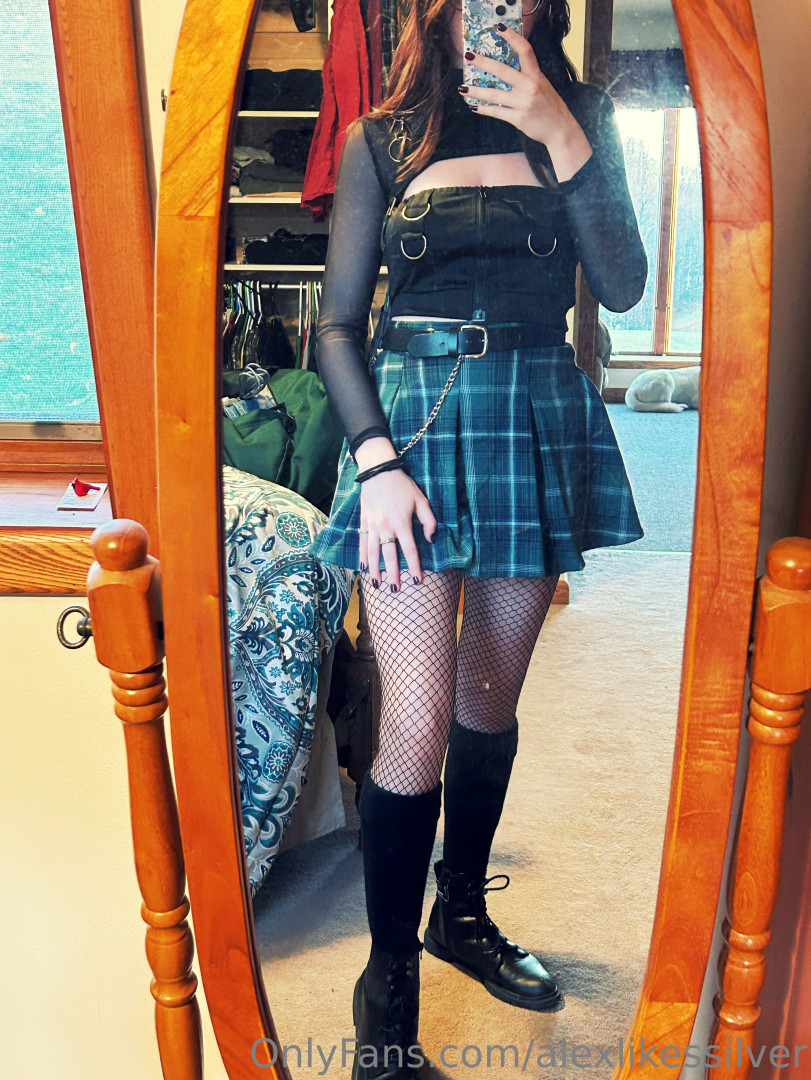 Photo by alexlikessilver published on November 19,2023 14:44:32 - BestThots