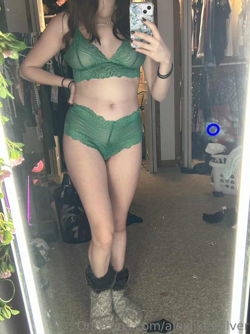 Photo by alexlikessilver published on November 19,2023 14:44:34 - BestThots