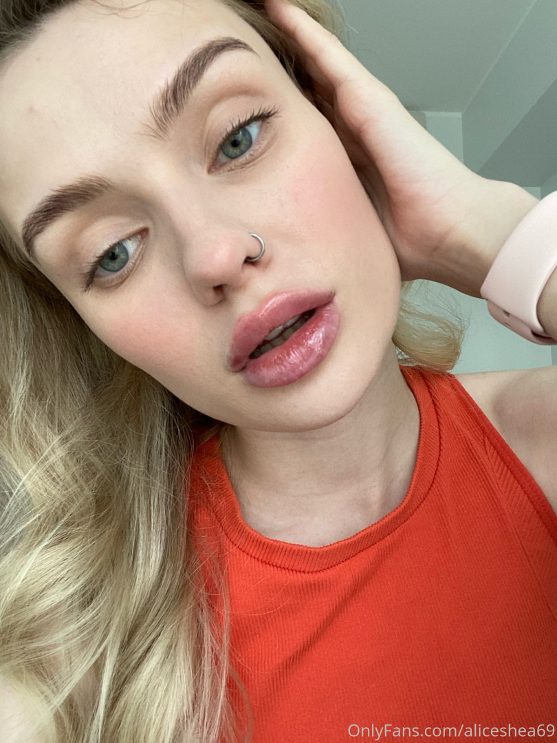 Photo by aliceshea69 published on November 19,2023 13:17:55 - BestThots