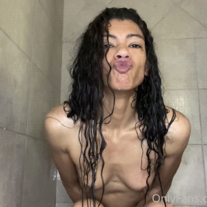 alina.moore #8323752