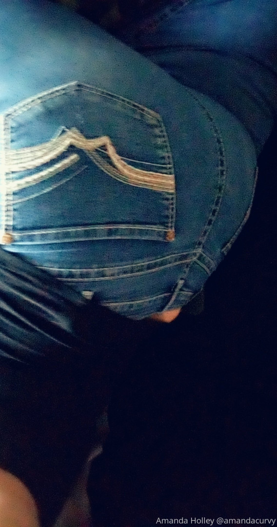 Photo by amandacurvy published on November 19,2023 12:48:54 - BestThots