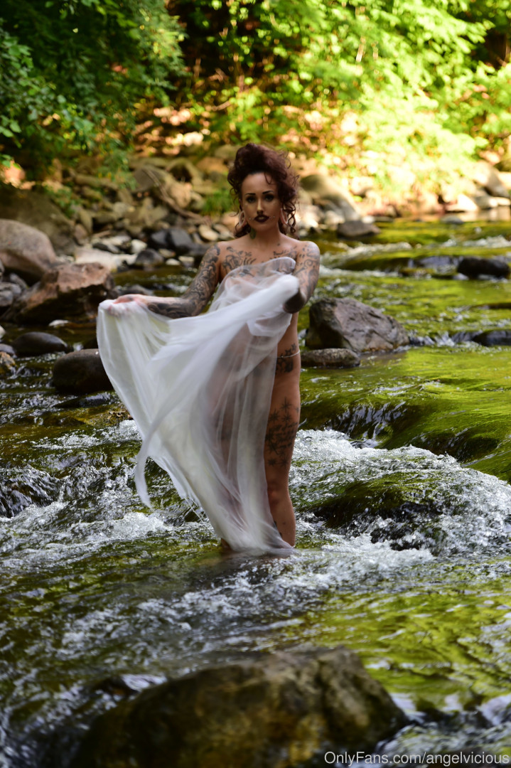 Photo by angelvicious published on November 20,2023 23:57:18 - BestThots