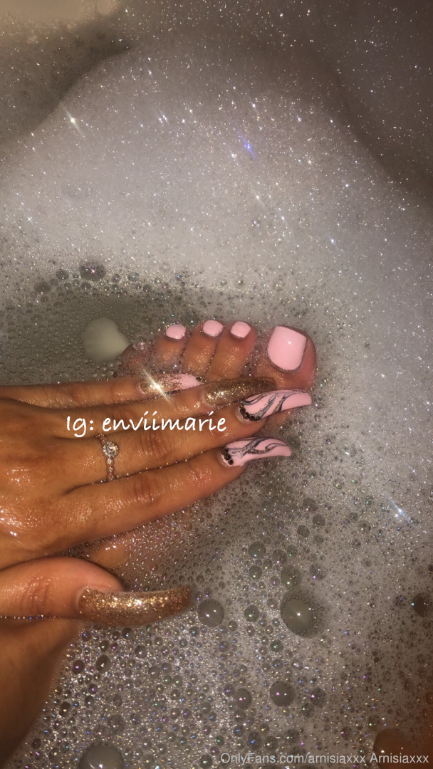Photo by arnisiaxxx published on November 23,2023 14:26:47 - BestThots
