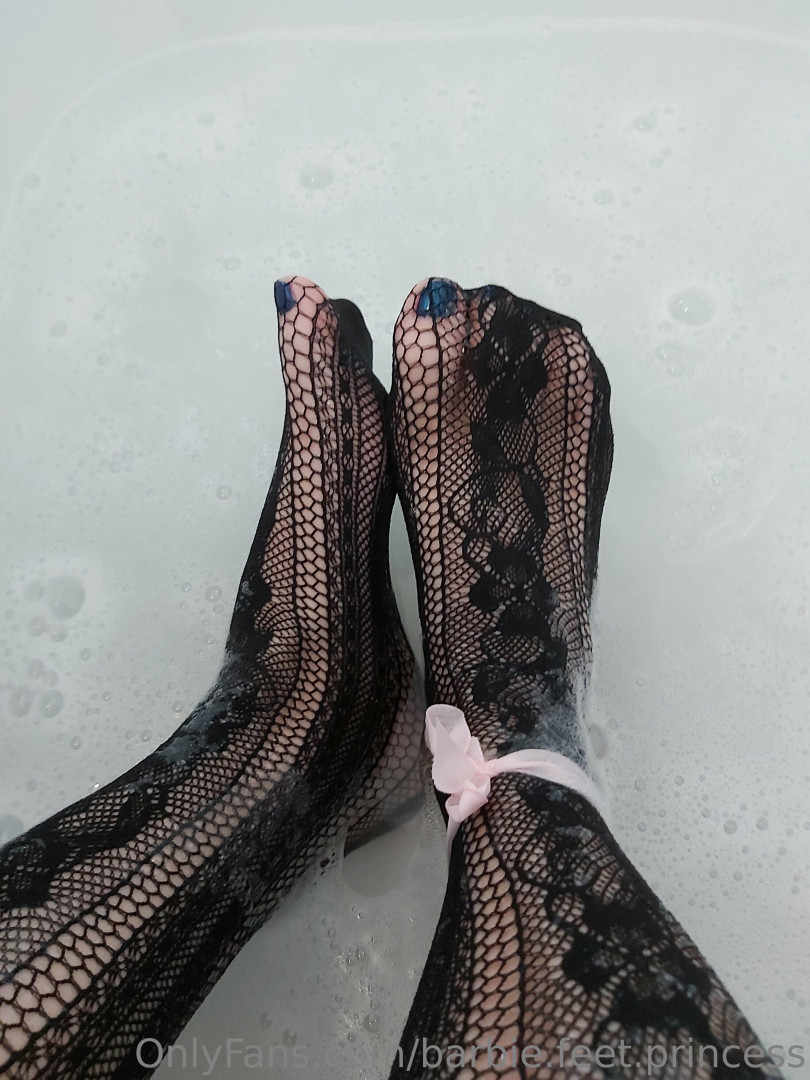 Photo by barbie.feet.princess published on December 9,2023 18:31:11 - BestThots