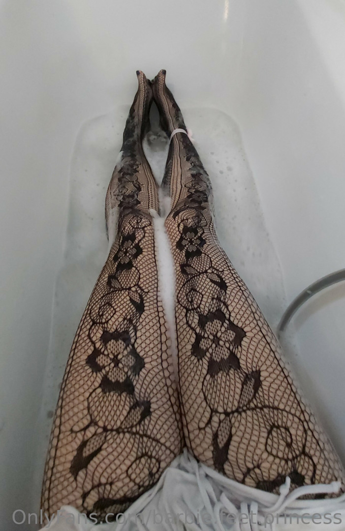 Photo by barbie.feet.princess published on December 9,2023 18:31:24 - BestThots