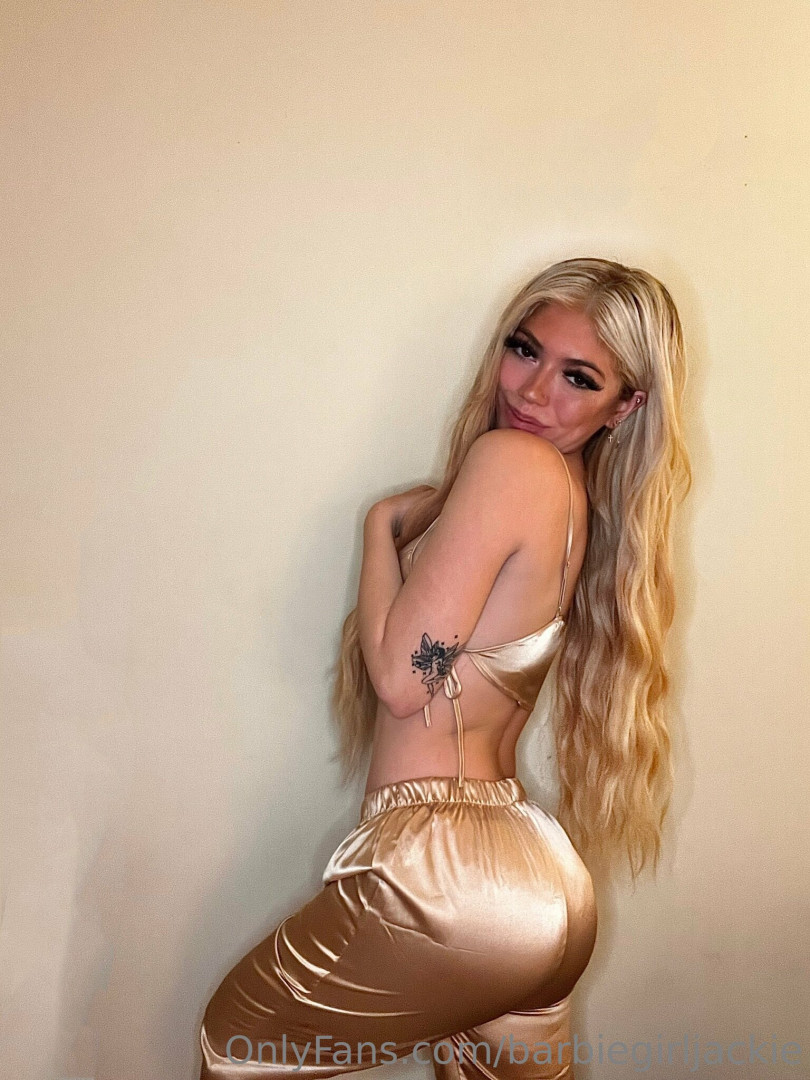 Photo by barbiegirljackie published on December 9,2023 18:30:19 - BestThots