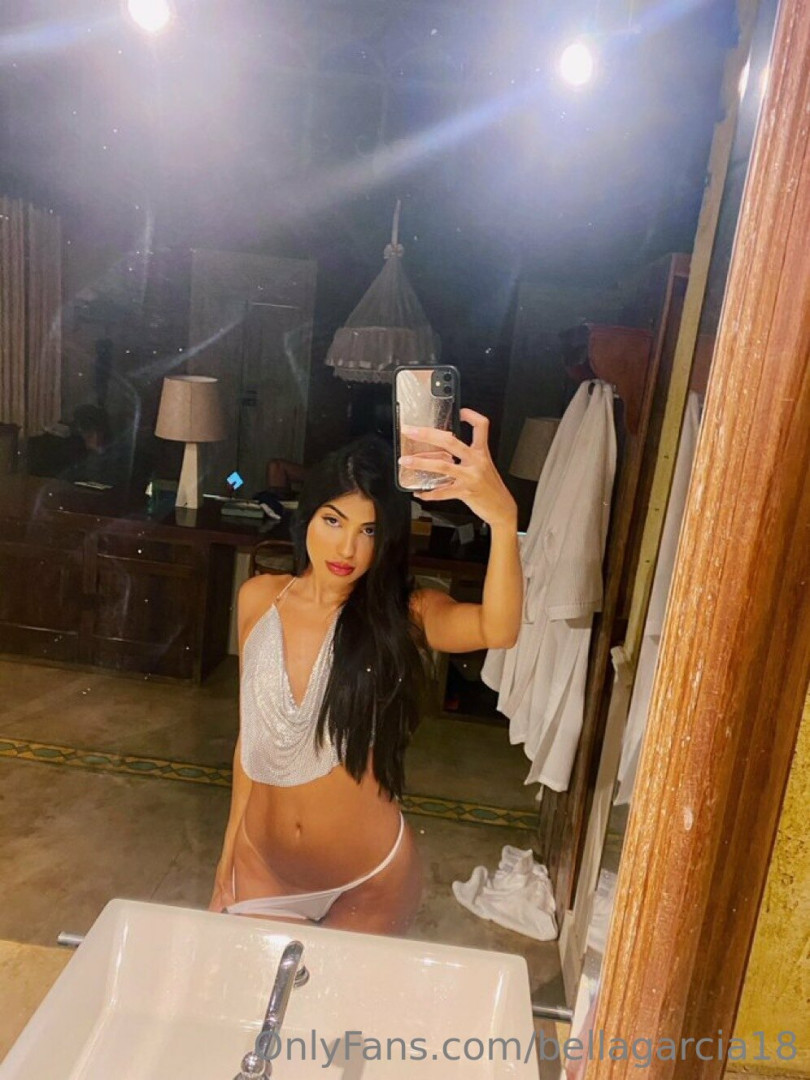 Photo by selenalove21 published on December 10,2023 04:15:54 - BestThots