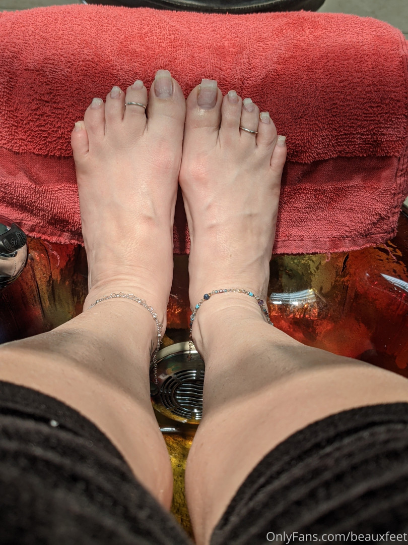 Photo by beauxfeet published on December 10,2023 03:07:15 - BestThots